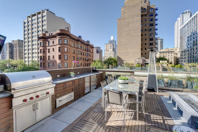 53 E Division Street
