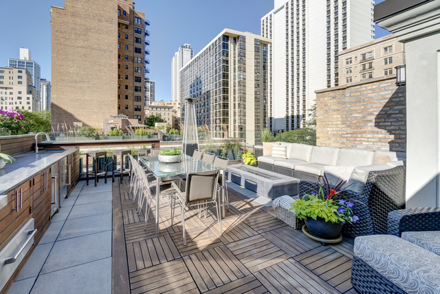 53 E Division Street