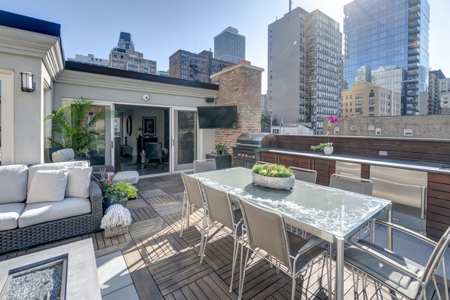 53 E Division Street
