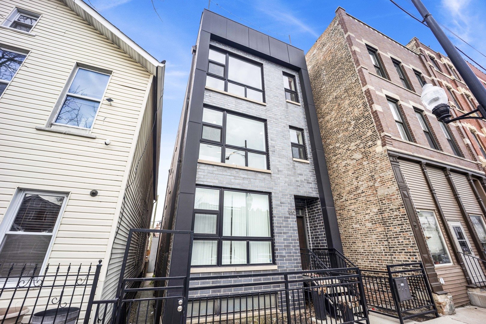1810 S Racine Avenue Unit: 2
