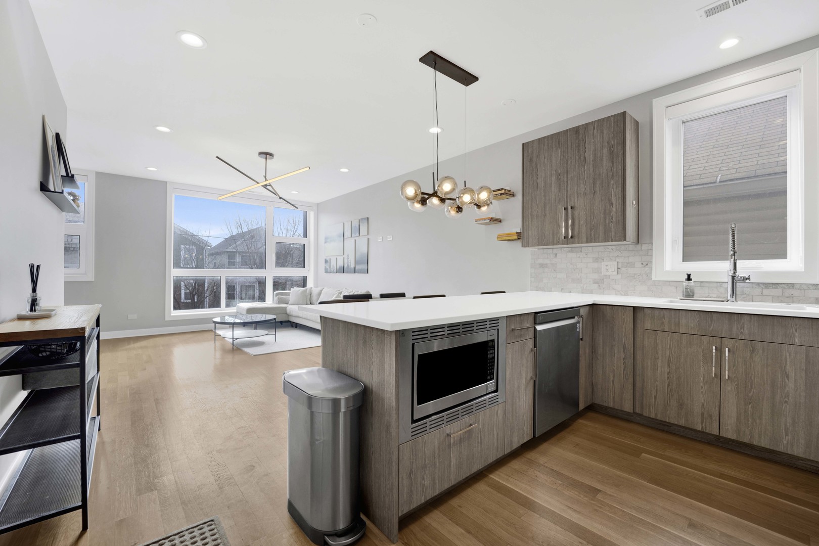 1810 S Racine Avenue Unit: 2