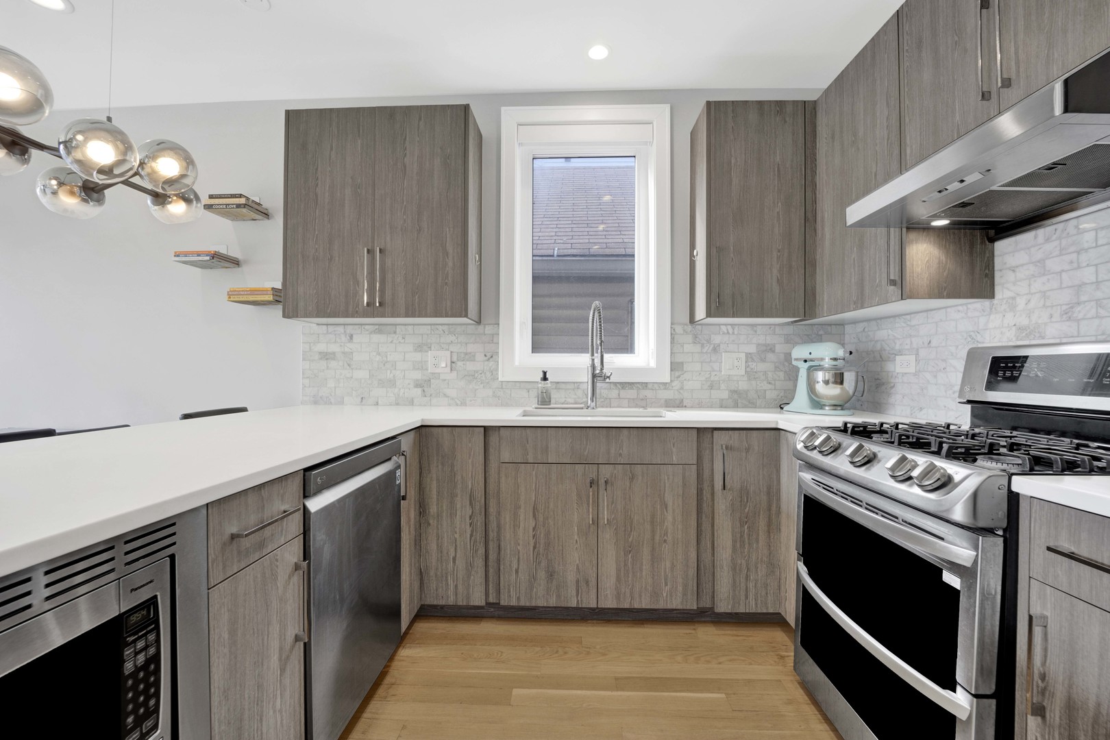 1810 S Racine Avenue Unit: 2