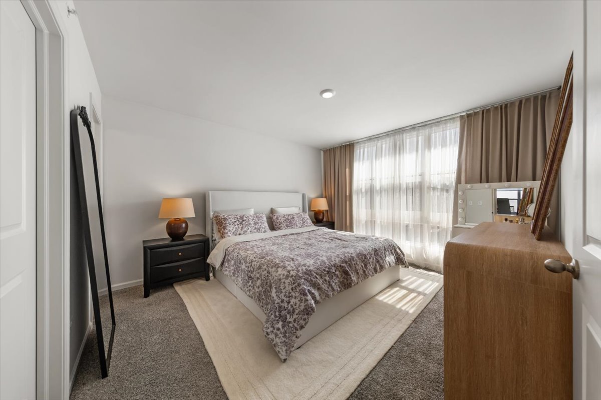 2217 Venture Drive Unit: 2217