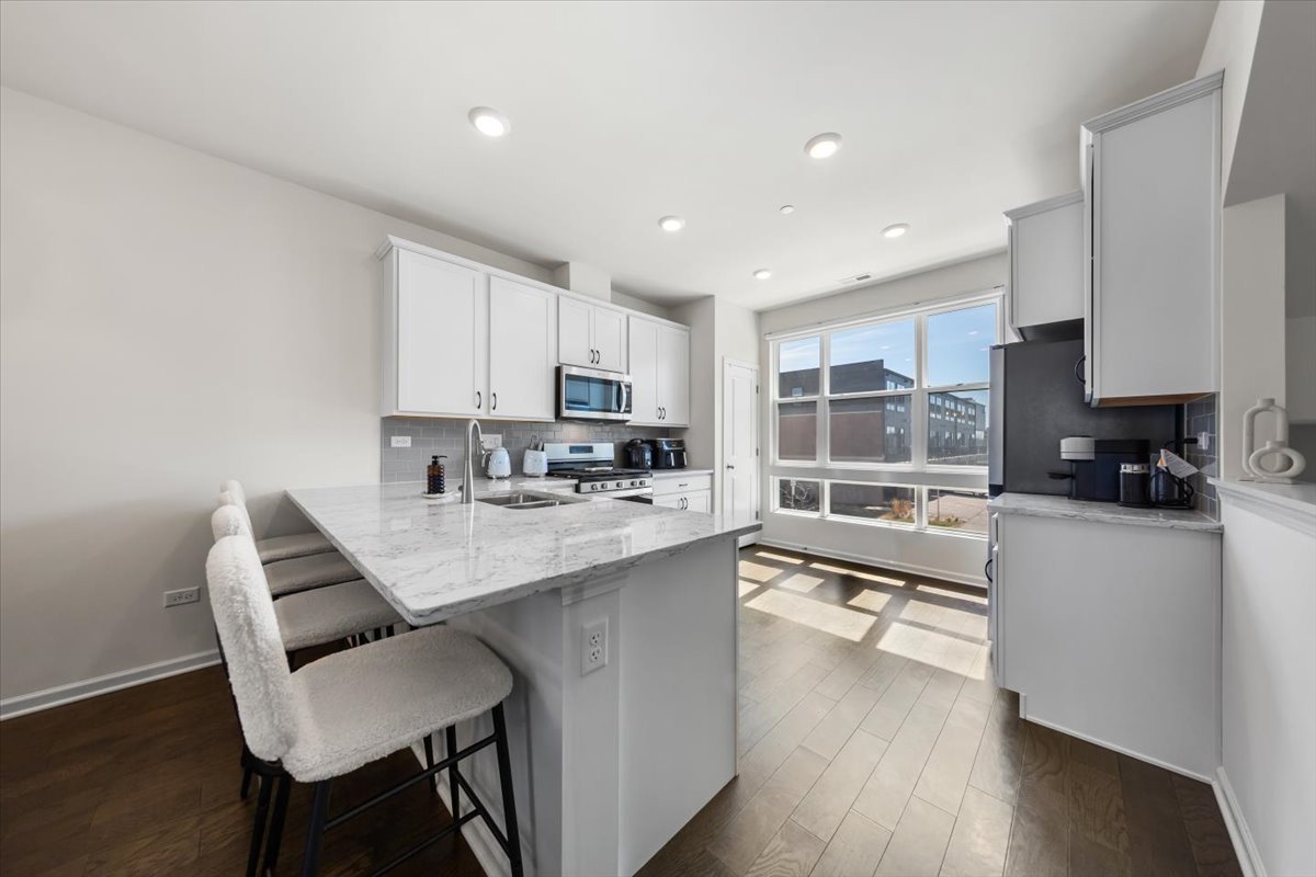 2217 Venture Drive Unit: 2217