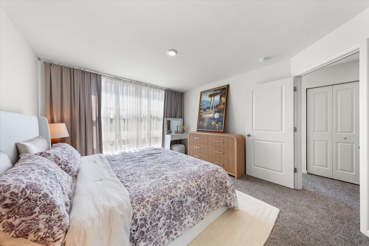 2217 Venture Drive Unit: 2217