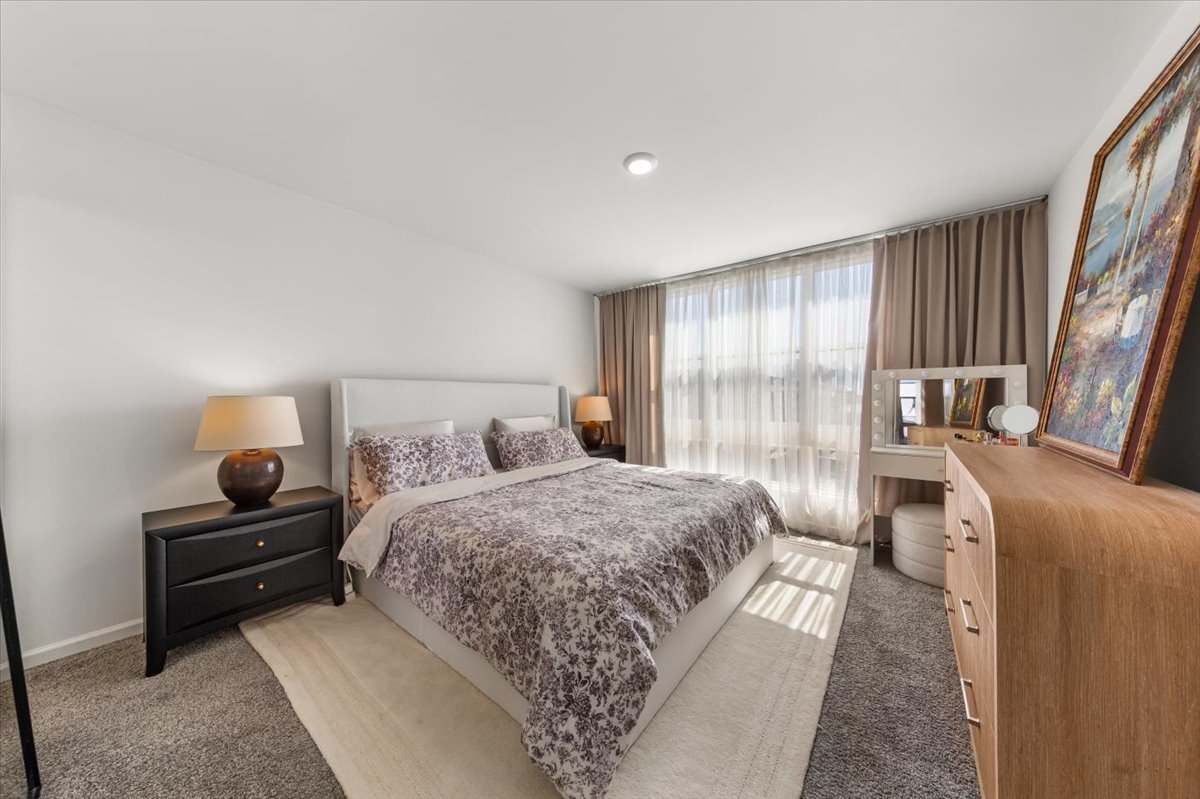 2217 Venture Drive Unit: 2217