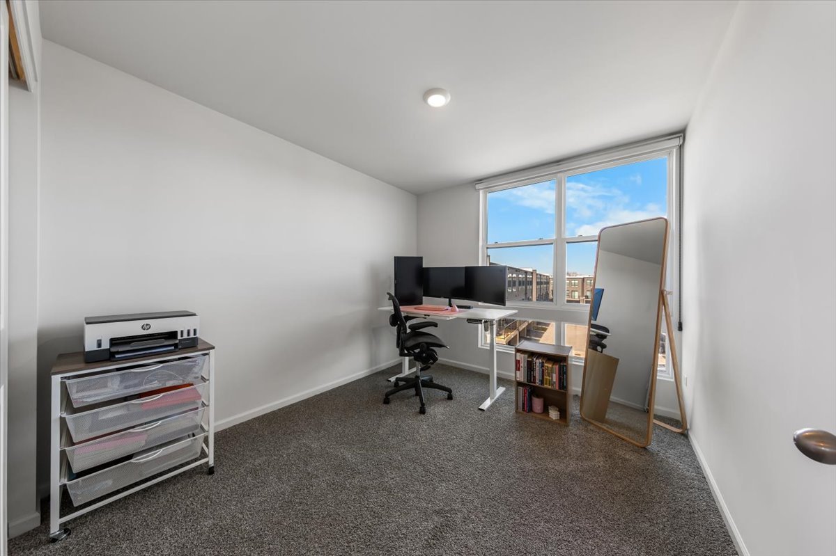 2217 Venture Drive Unit: 2217