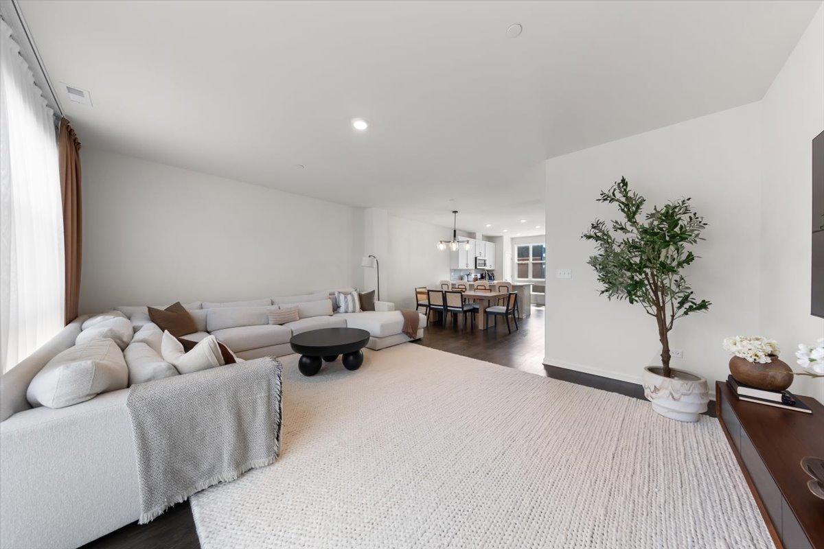 2217 Venture Drive Unit: 2217