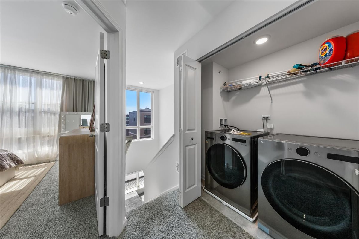 2217 Venture Drive Unit: 2217