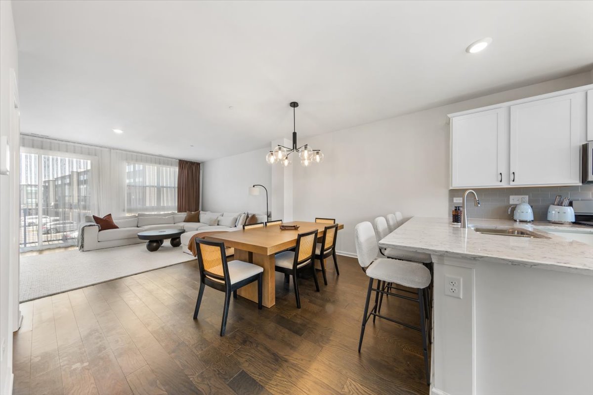 2217 Venture Drive Unit: 2217