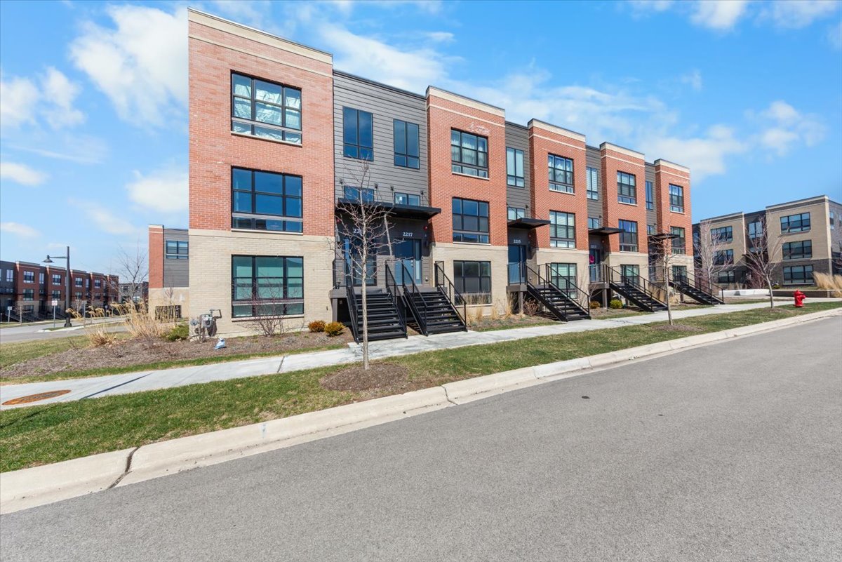 2217 Venture Drive Unit: 2217