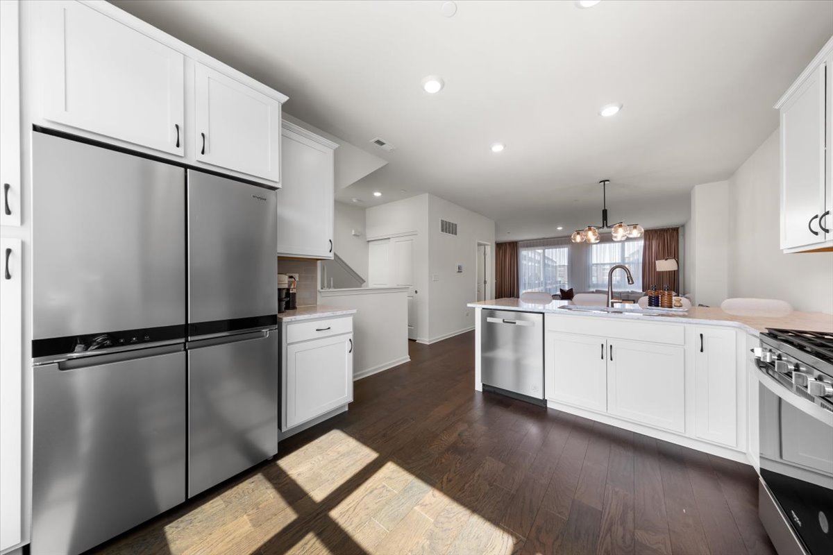 2217 Venture Drive Unit: 2217