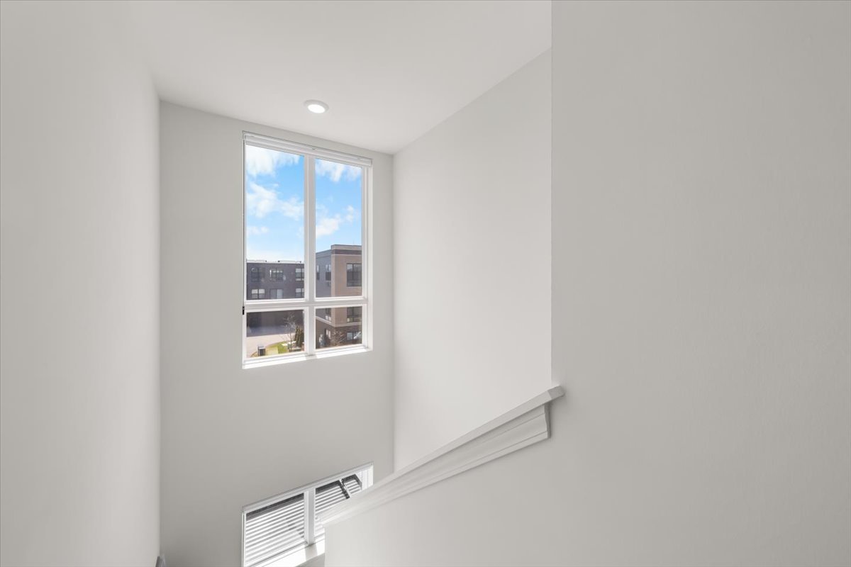 2217 Venture Drive Unit: 2217