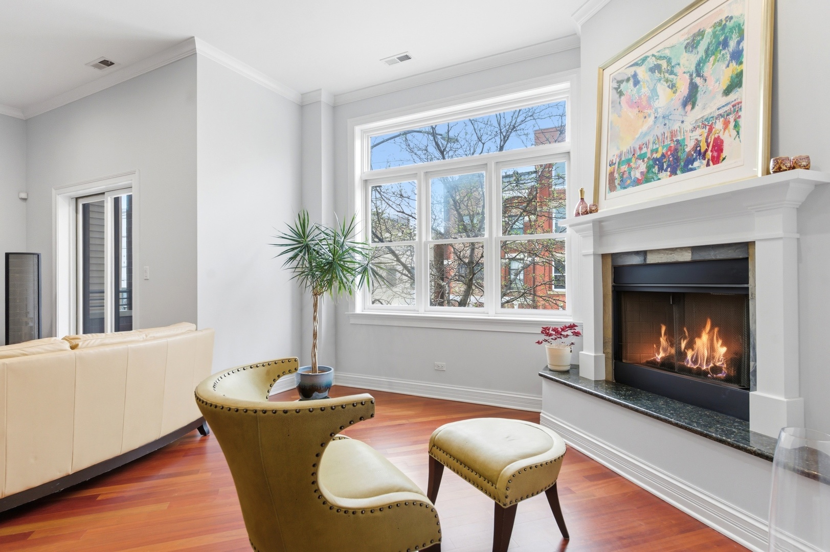 1359 W GRAND Avenue Unit: 2