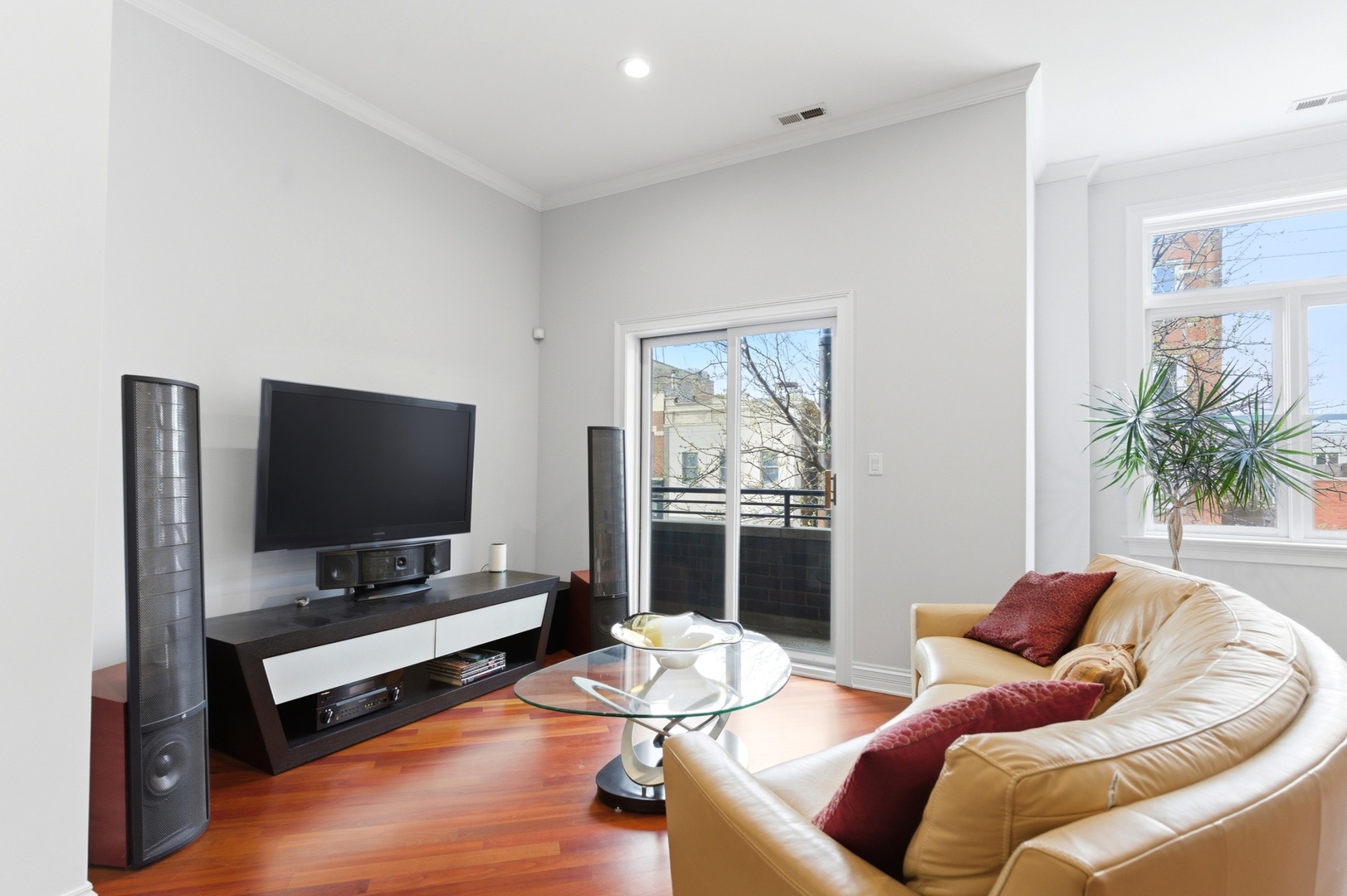 1359 W GRAND Avenue Unit: 2