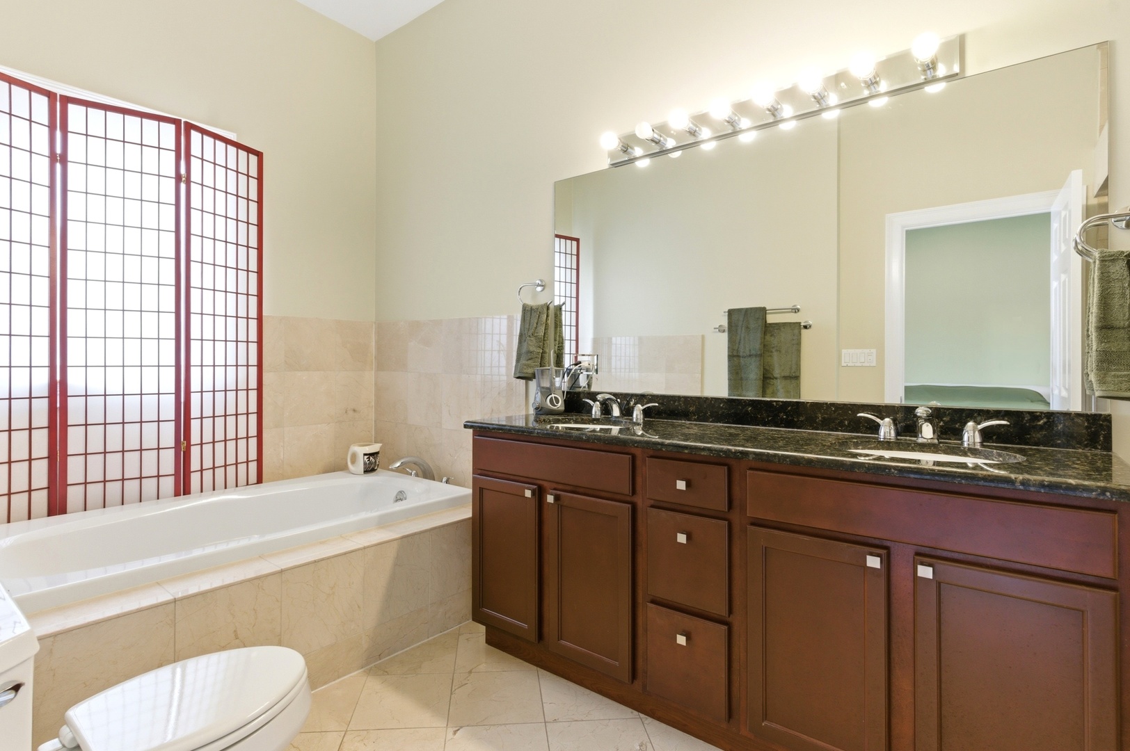 1359 W GRAND Avenue Unit: 2