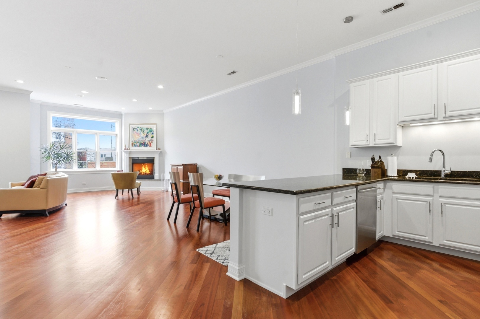 1359 W GRAND Avenue Unit: 2