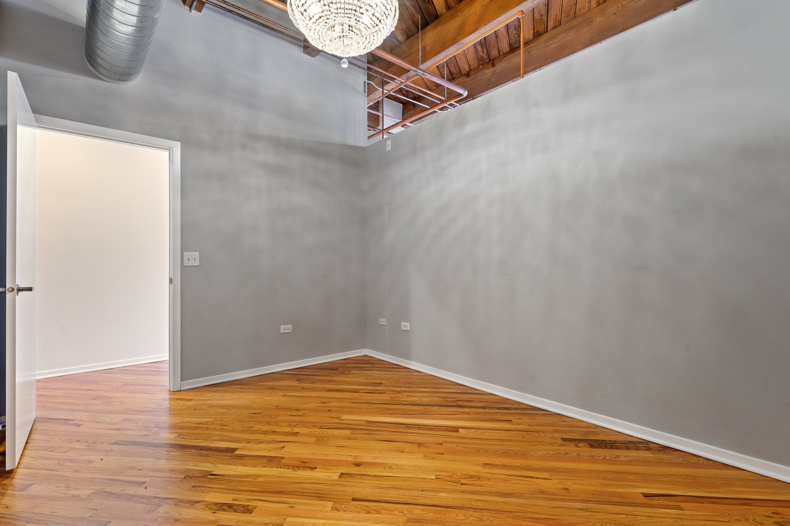 1040 W Adams Street Unit: 122