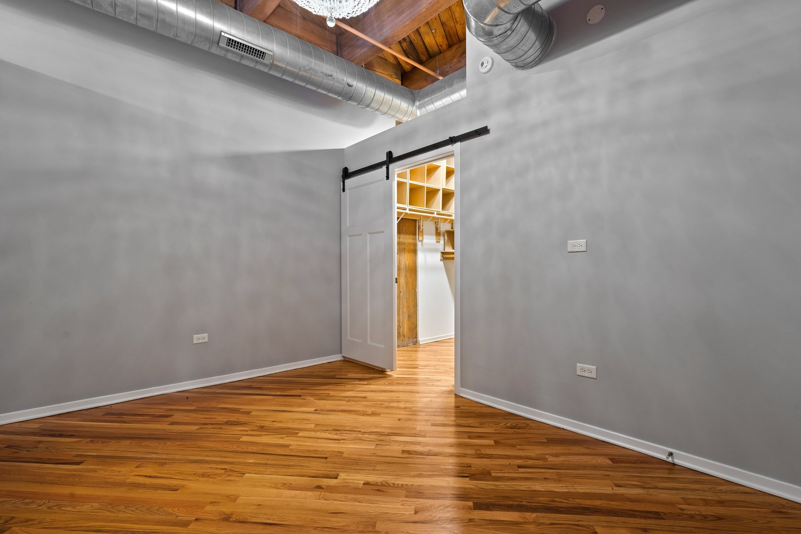 1040 W Adams Street Unit: 122