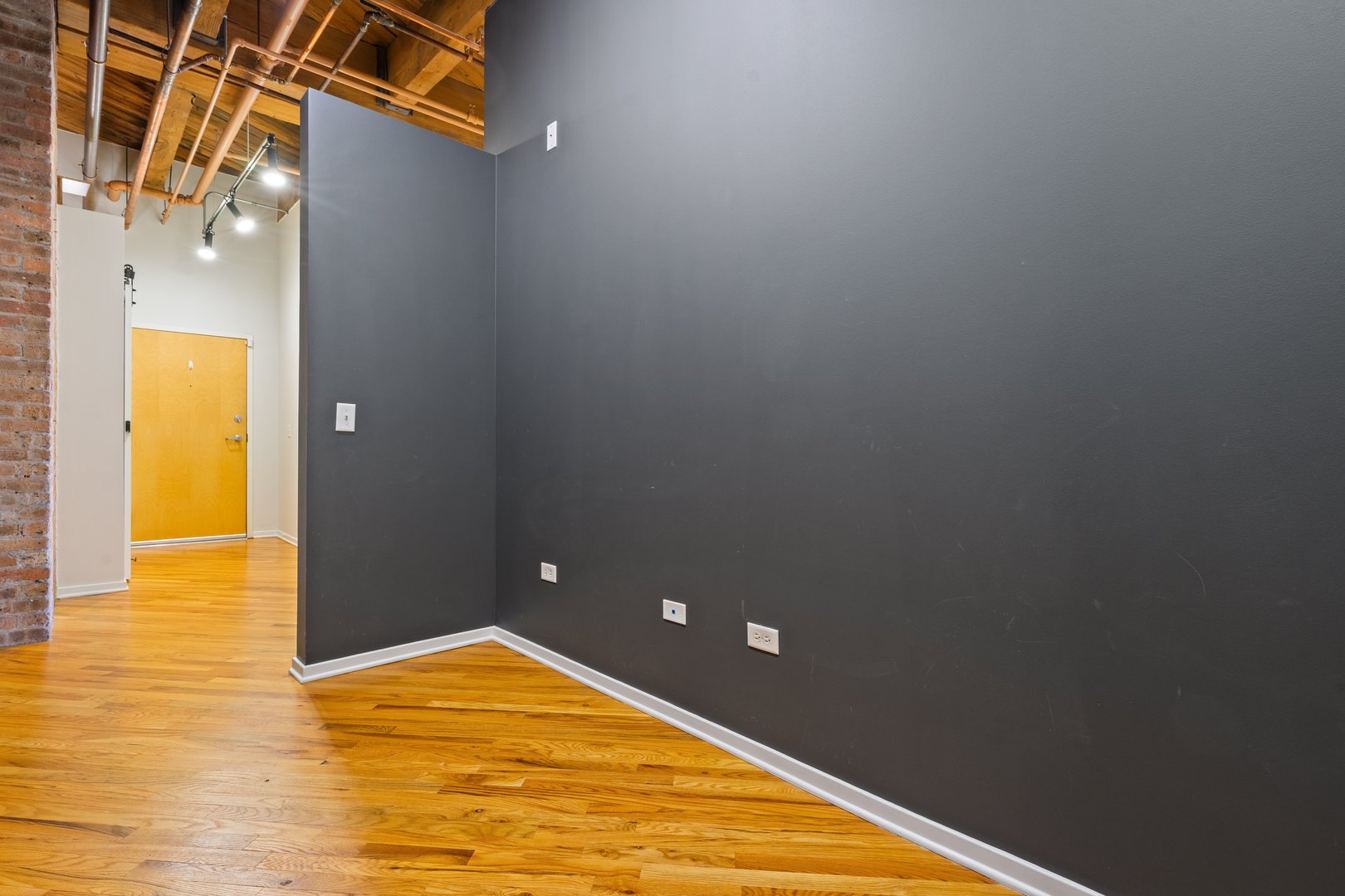1040 W Adams Street Unit: 122