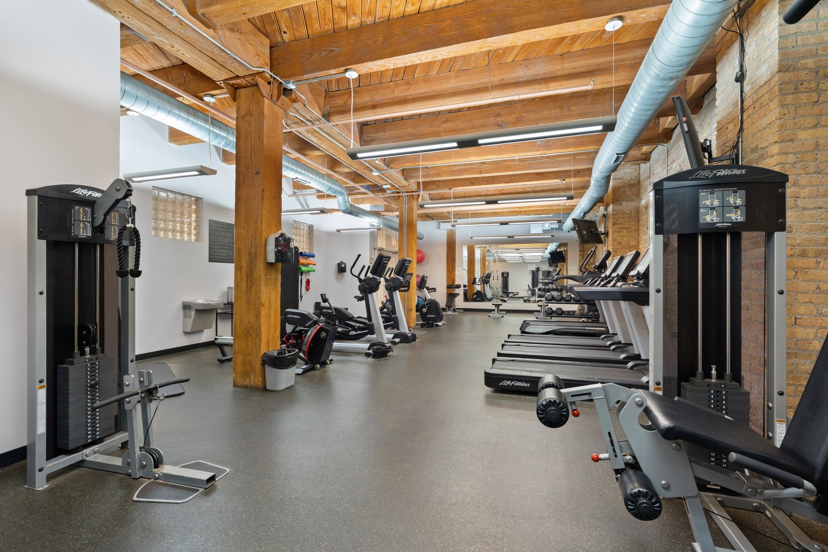1040 W Adams Street Unit: 122