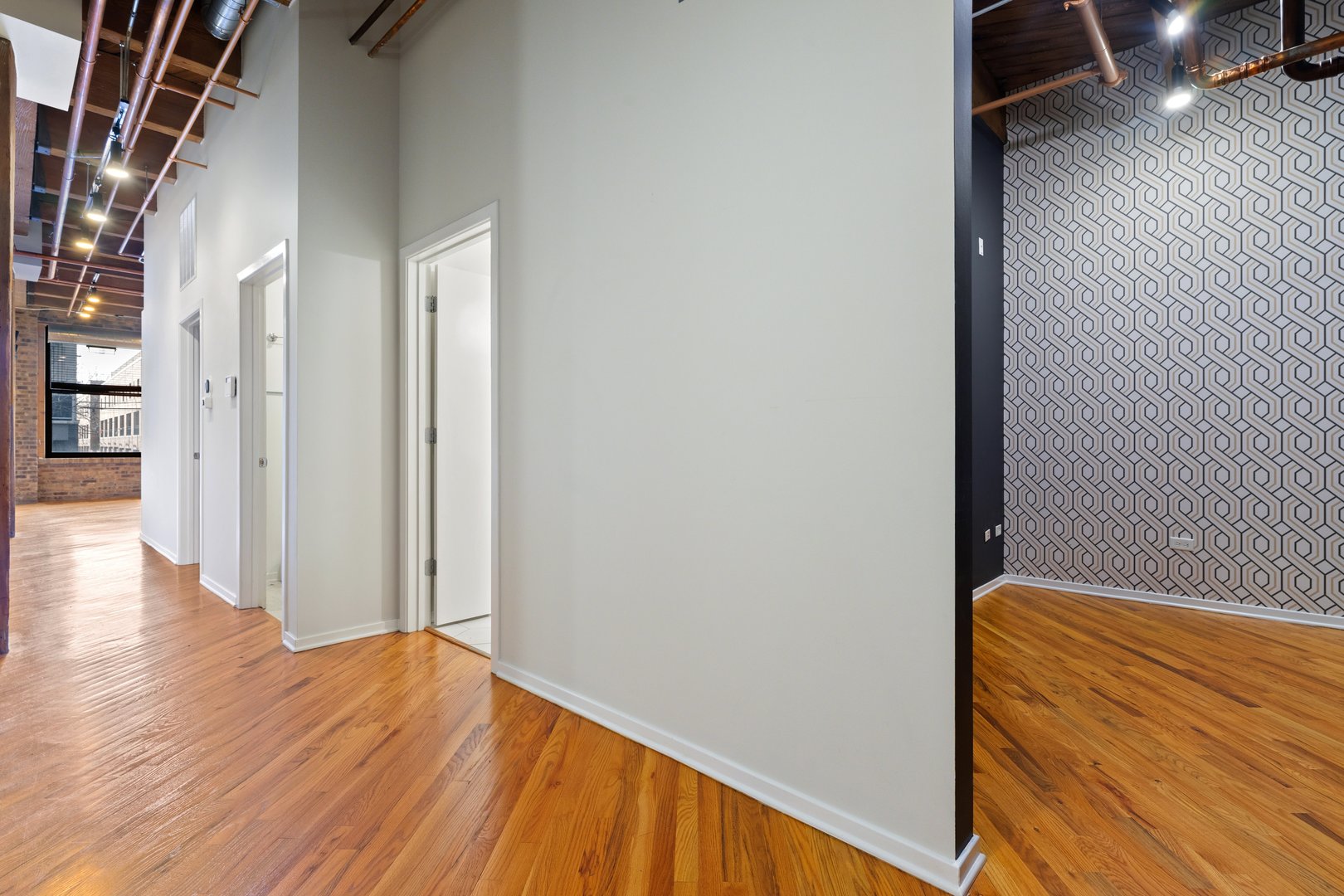 1040 W Adams Street Unit: 122