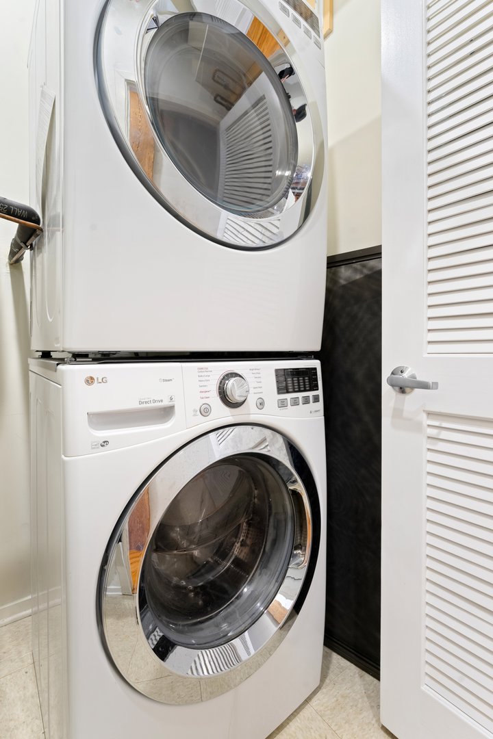 1040 W Adams Street Unit: 122