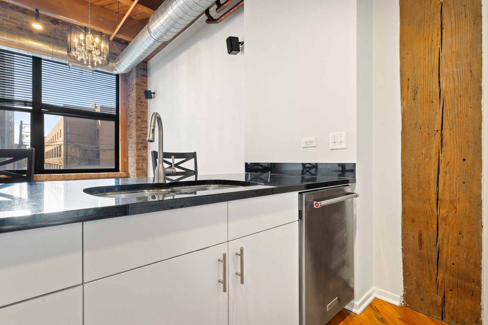 1040 W Adams Street Unit: 122
