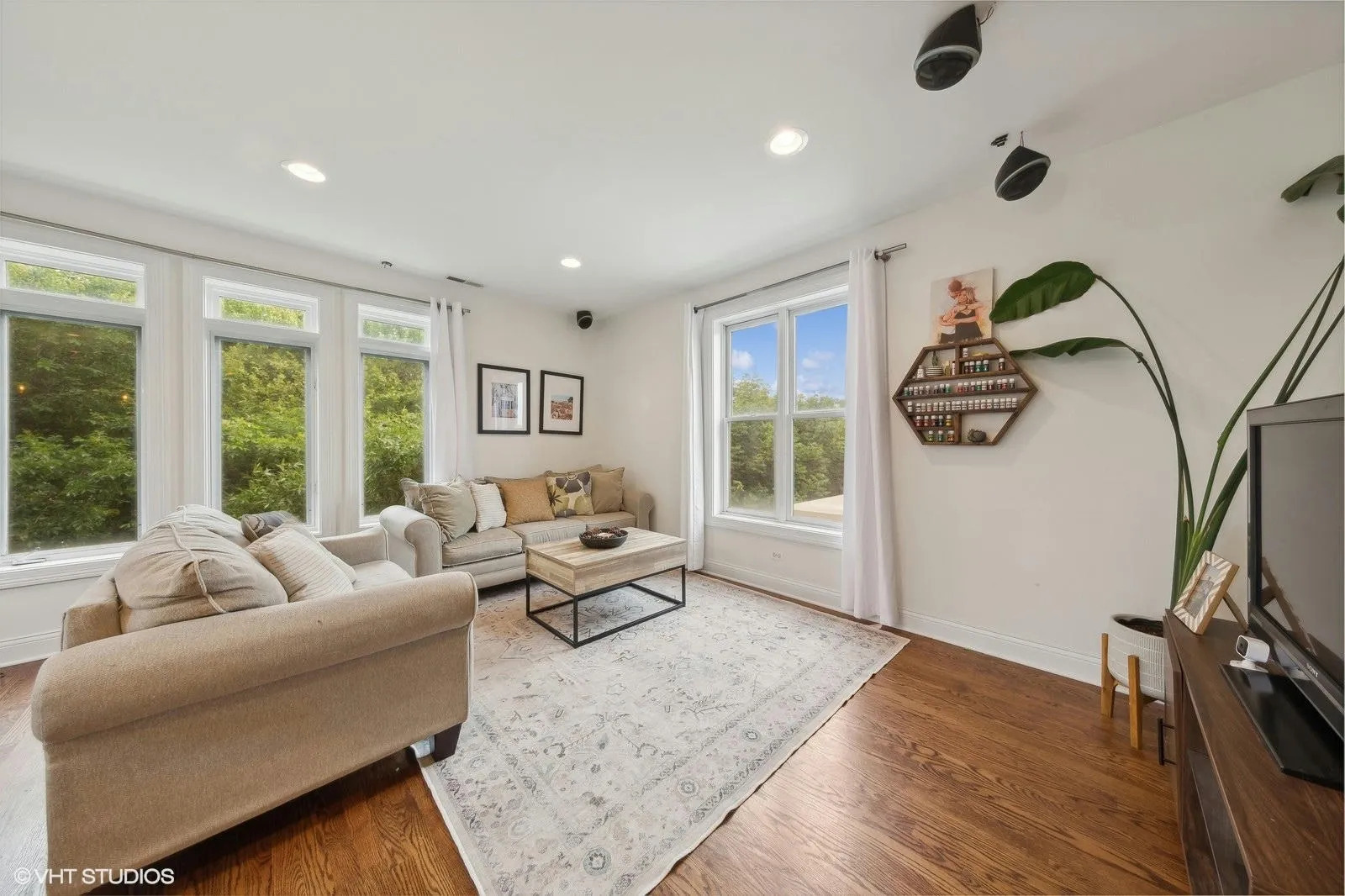 1308 W Fillmore Street Unit: 4