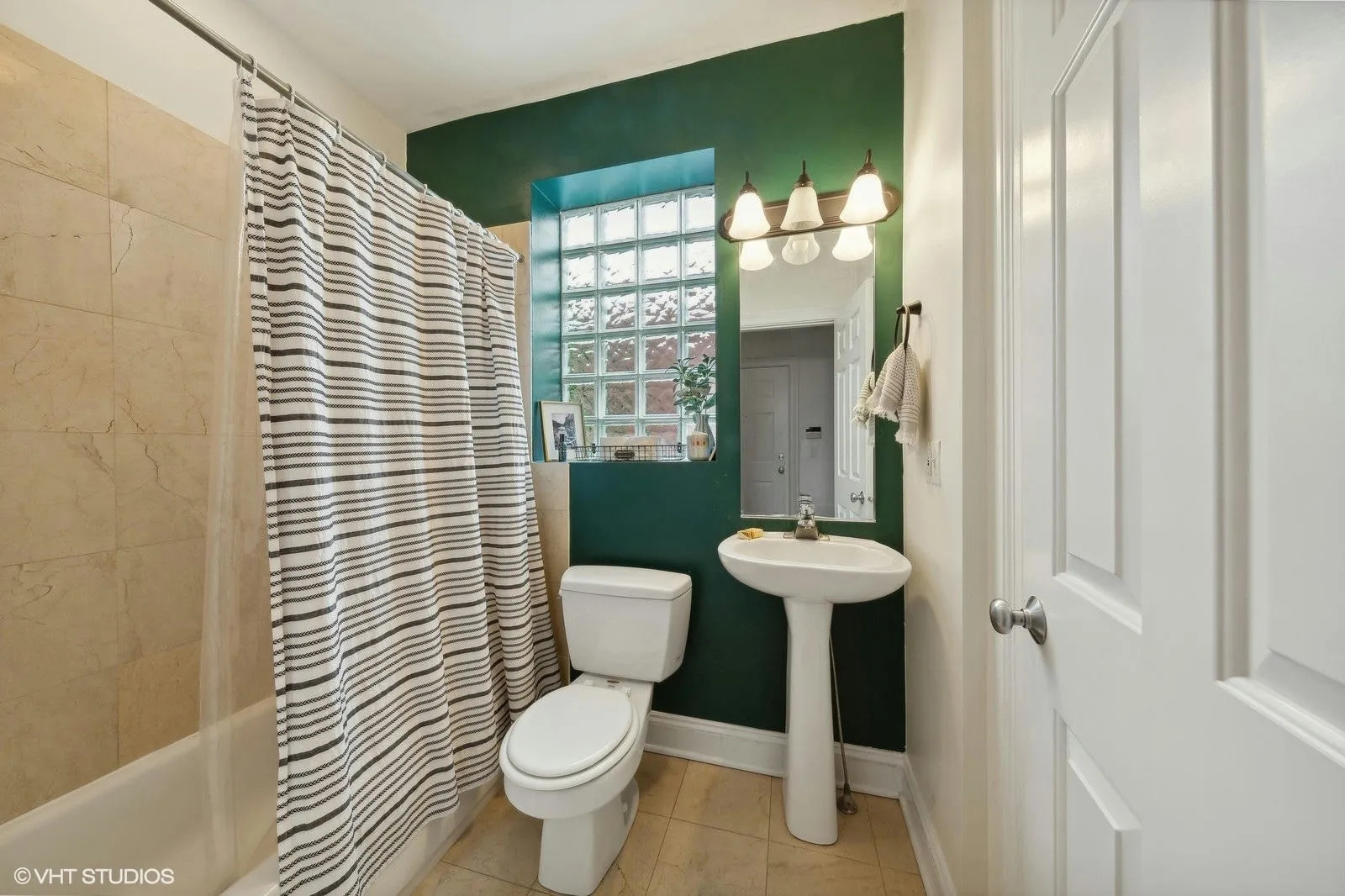 1308 W Fillmore Street Unit: 4