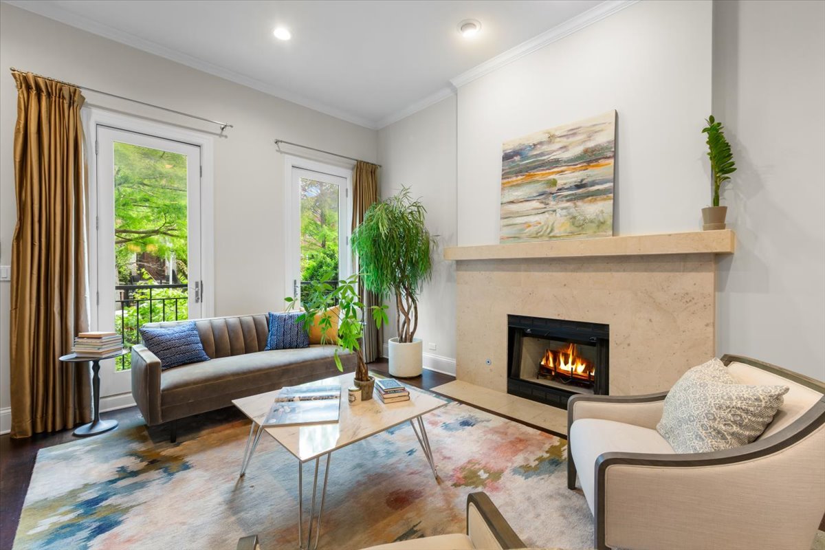 1716 W Wolfram Street