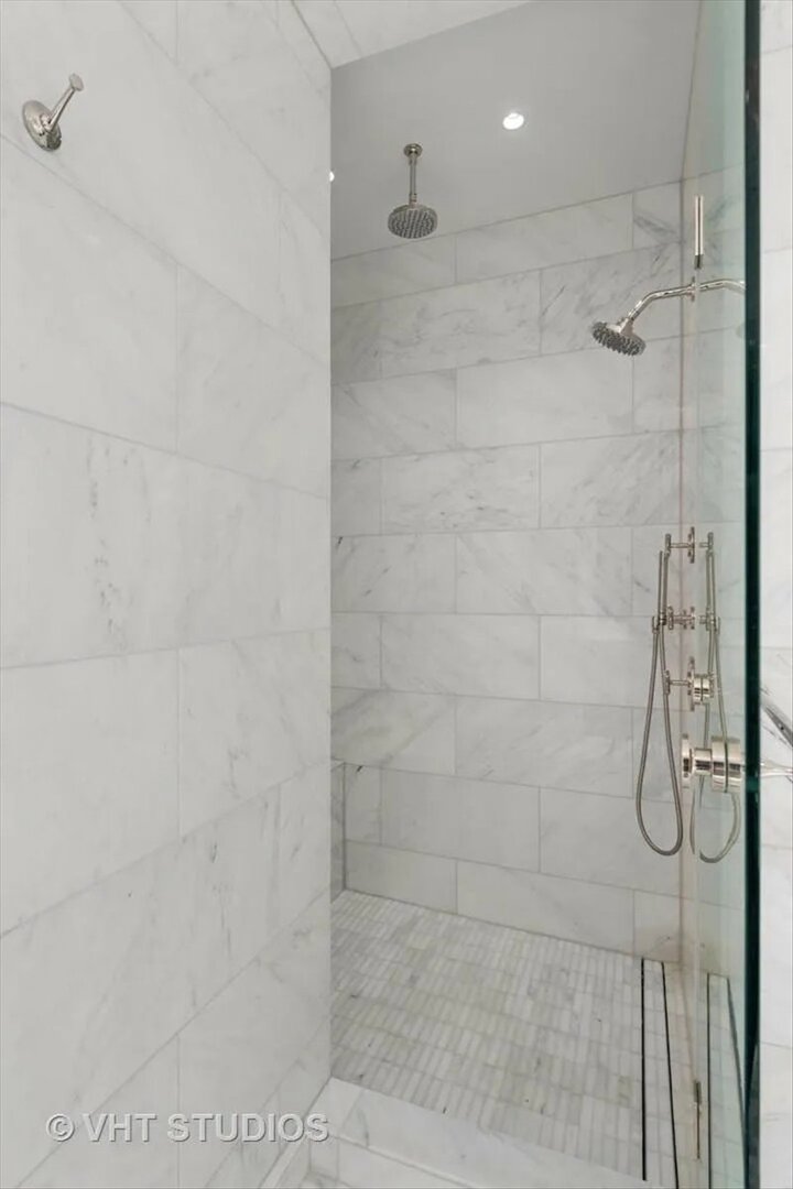 435 N Michigan Avenue Unit: 401