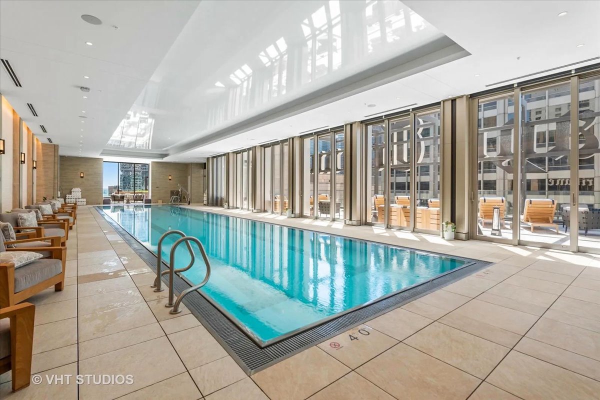 435 N Michigan Avenue Unit: 401