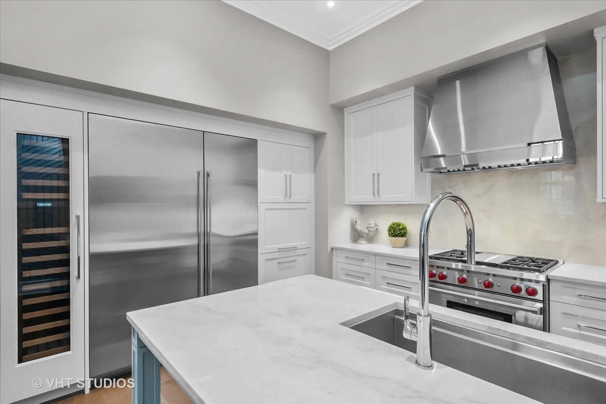 435 N Michigan Avenue Unit: 401