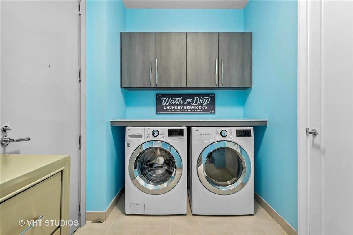 435 N Michigan Avenue Unit: 401