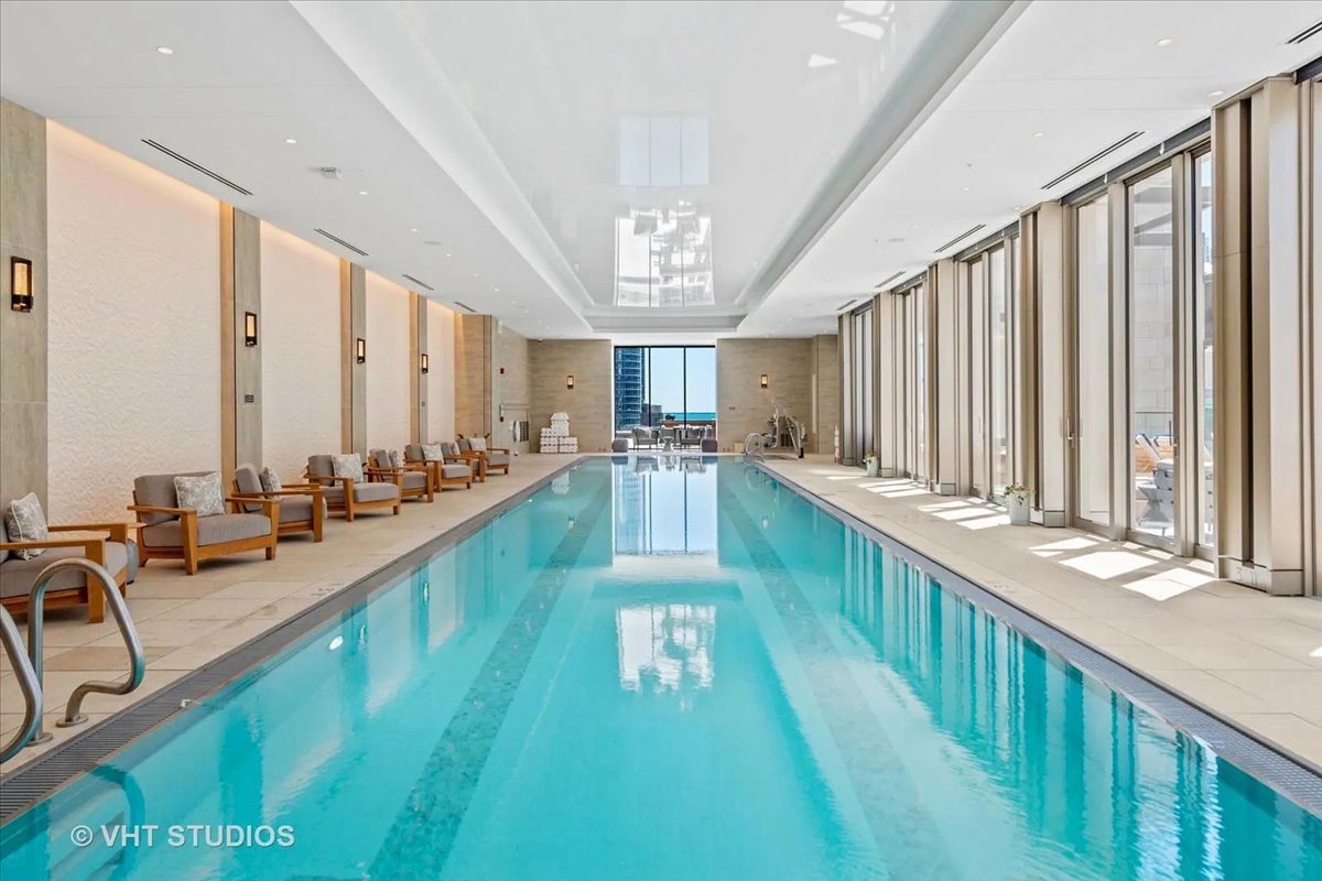 435 N Michigan Avenue Unit: 401