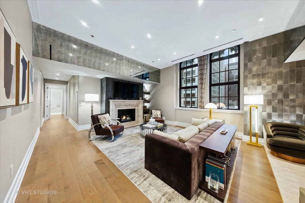 435 N Michigan Avenue Unit: 401