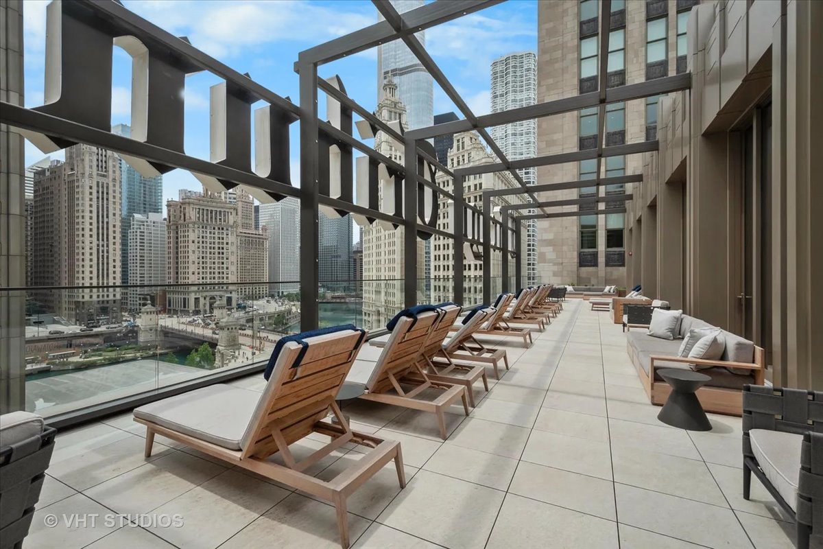 435 N Michigan Avenue Unit: 401