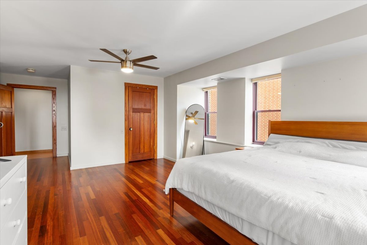 40 E 9TH Street Unit: 1205