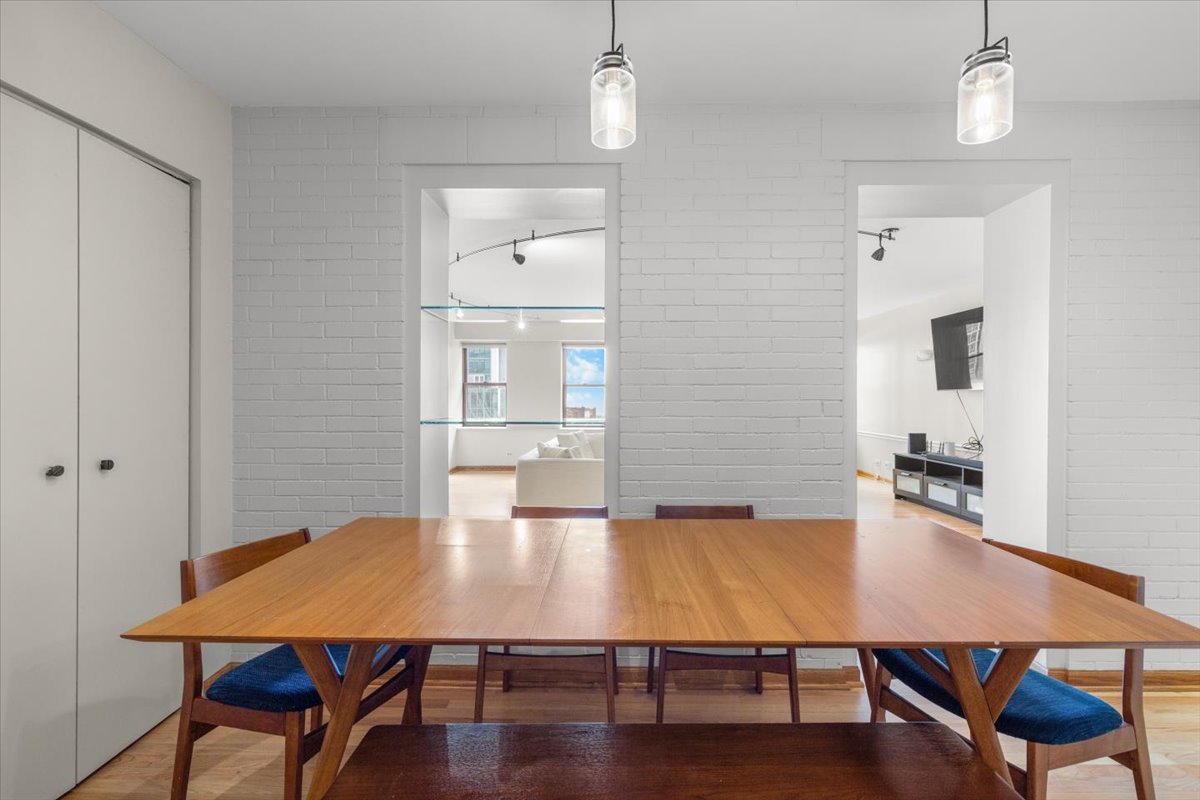 40 E 9TH Street Unit: 1205