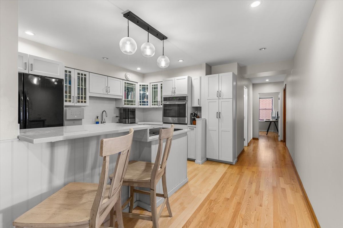 40 E 9TH Street Unit: 1205