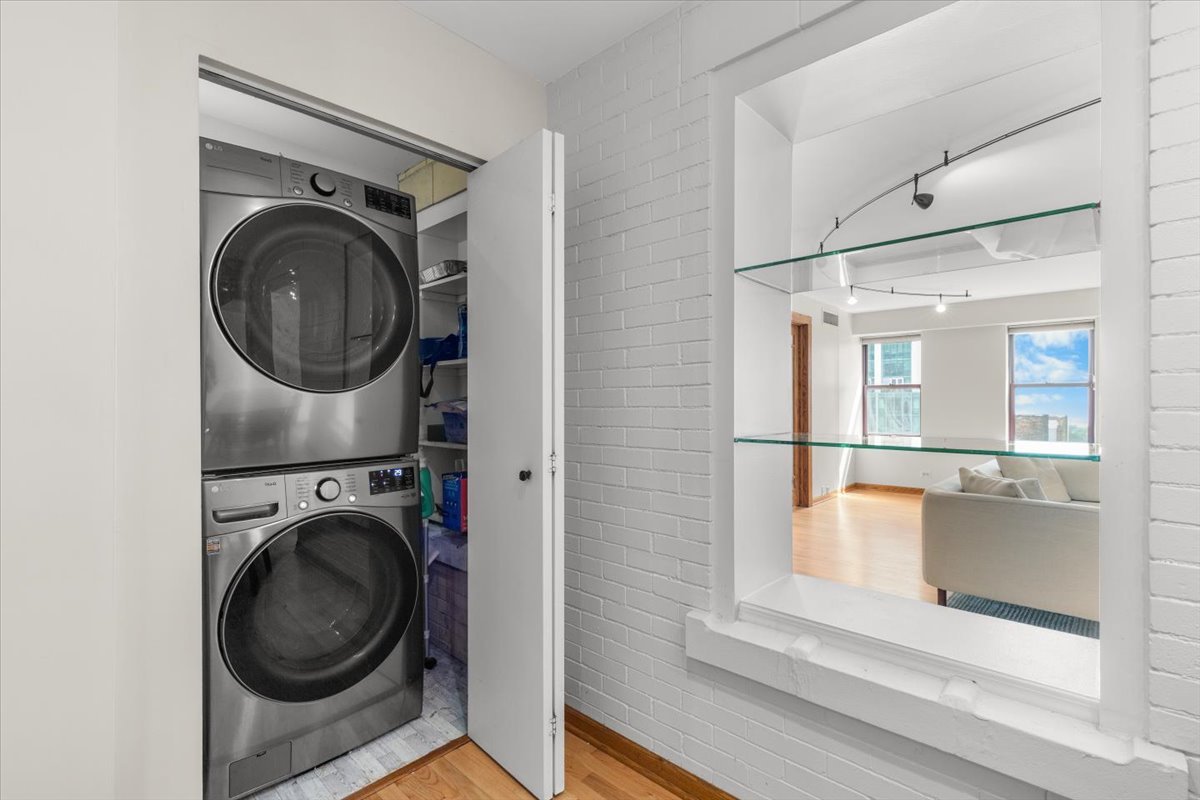 40 E 9TH Street Unit: 1205