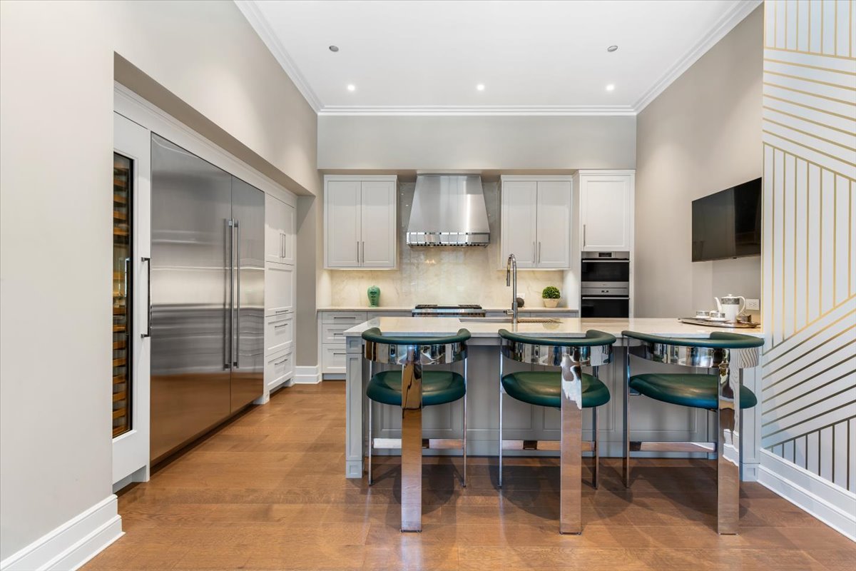 435 N Michigan Avenue Unit: 401