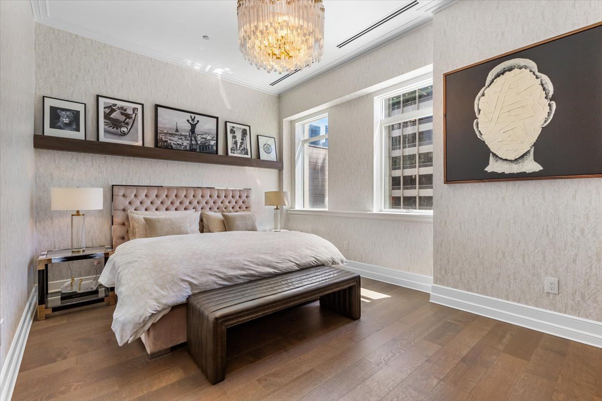 435 N Michigan Avenue Unit: 401