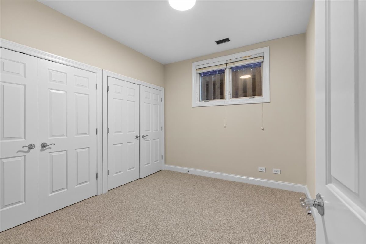 2717 N SOUTHPORT Avenue Unit: 1N