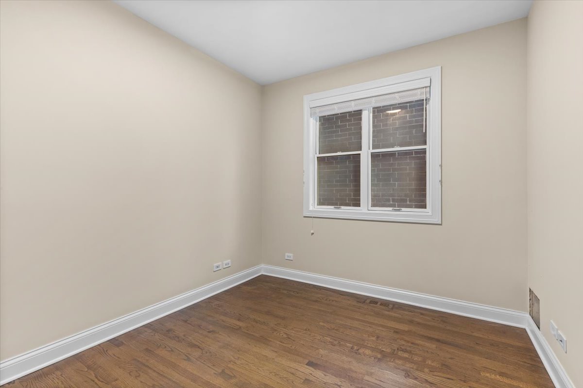 2717 N SOUTHPORT Avenue Unit: 1N