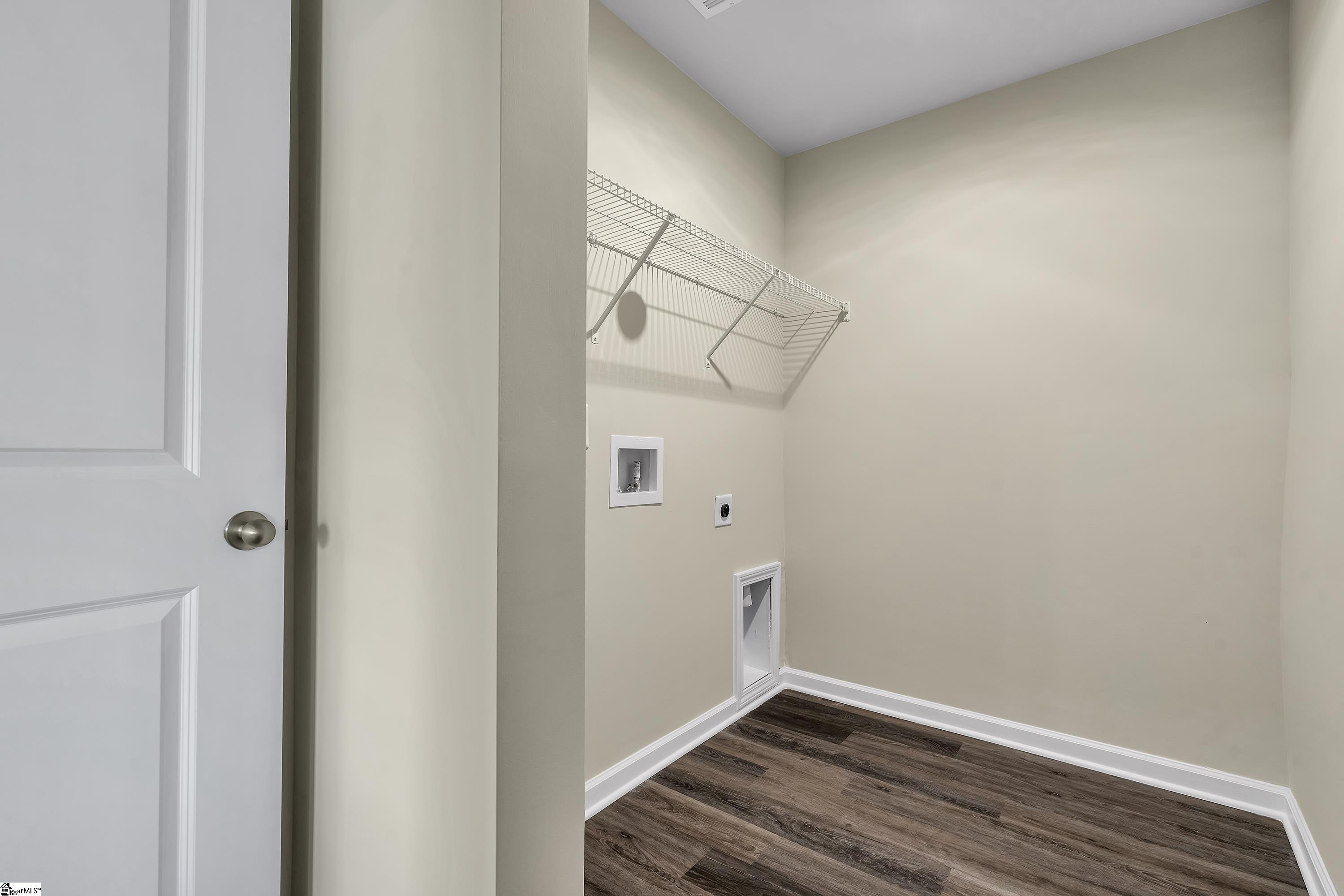 906 Helm Court