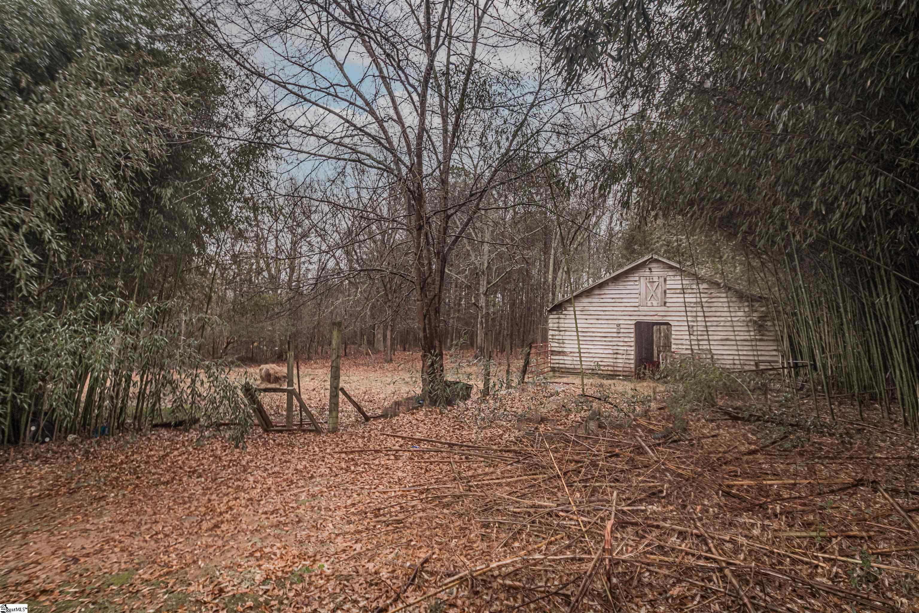 106 W Chapman Road