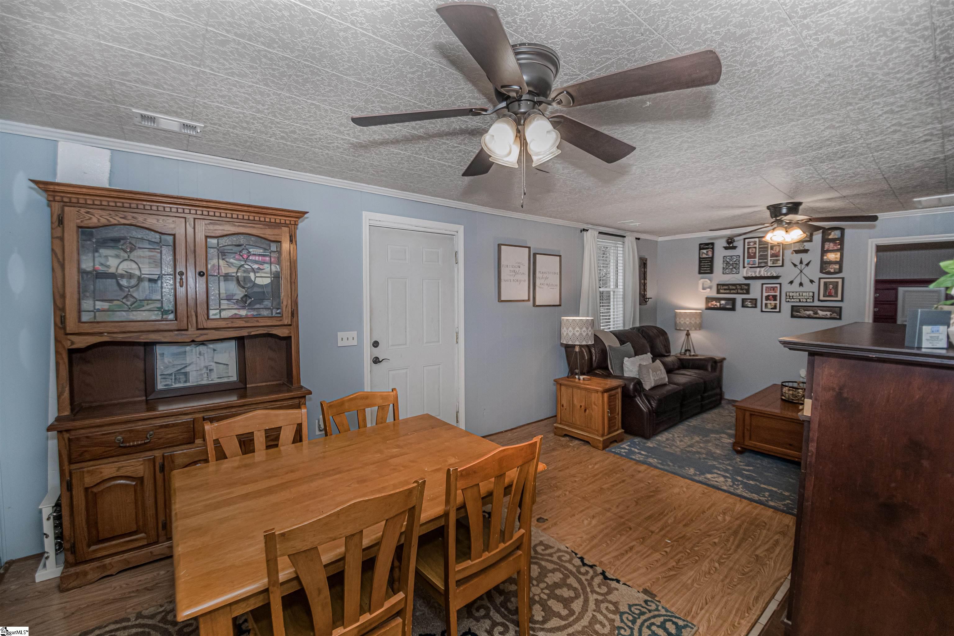 106 W Chapman Road
