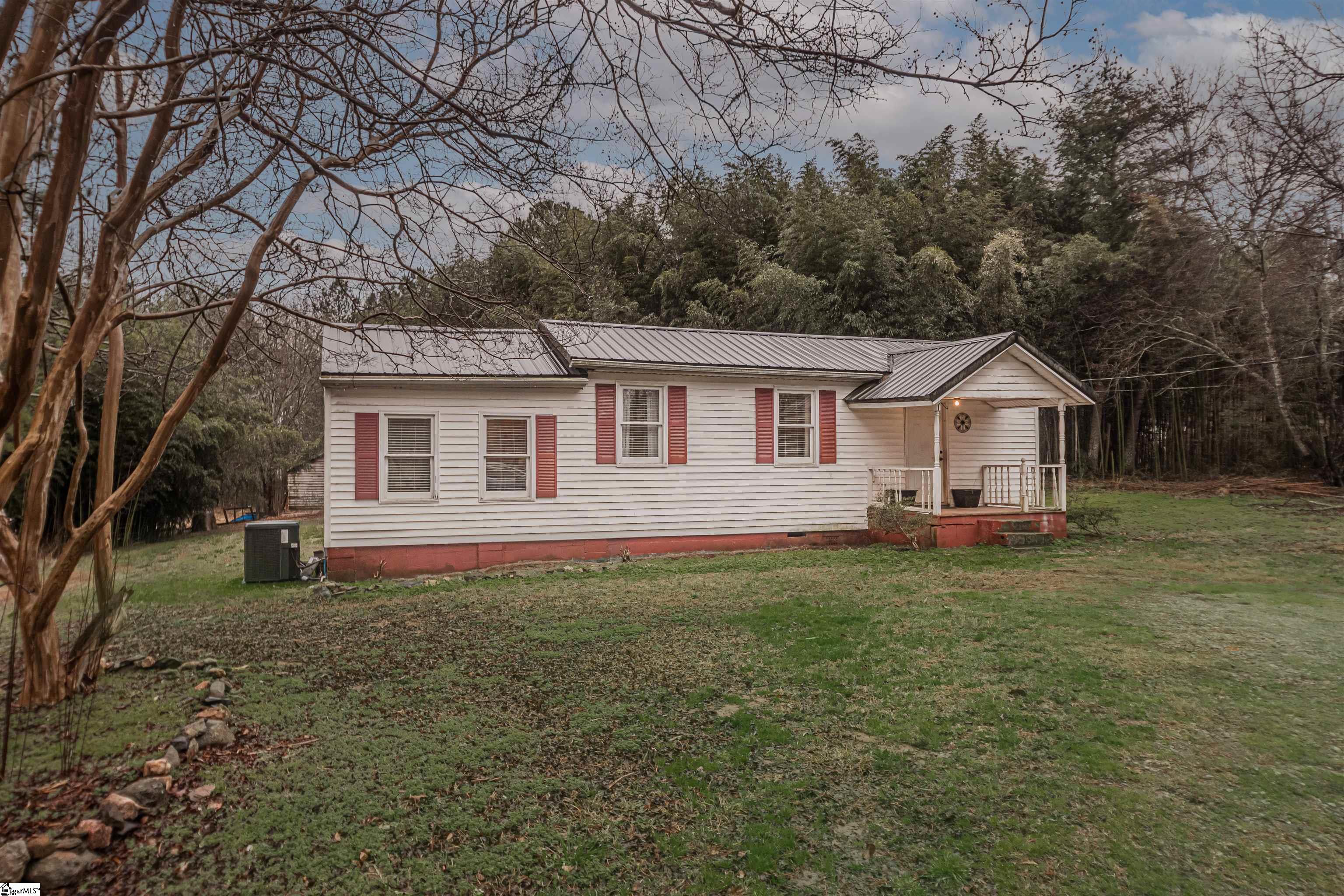 106 W Chapman Road
